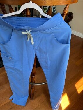Figs Straight Leg Scrub Pants in Cornflower Blue